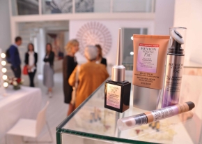 Abbiamo organizzato il press day per il cliente Revlon, in collaborazione con l'agenzia SDM, rivolto a giornalisti ed esperti del settore per lanciare la nuova linea make-up “youth Fix”